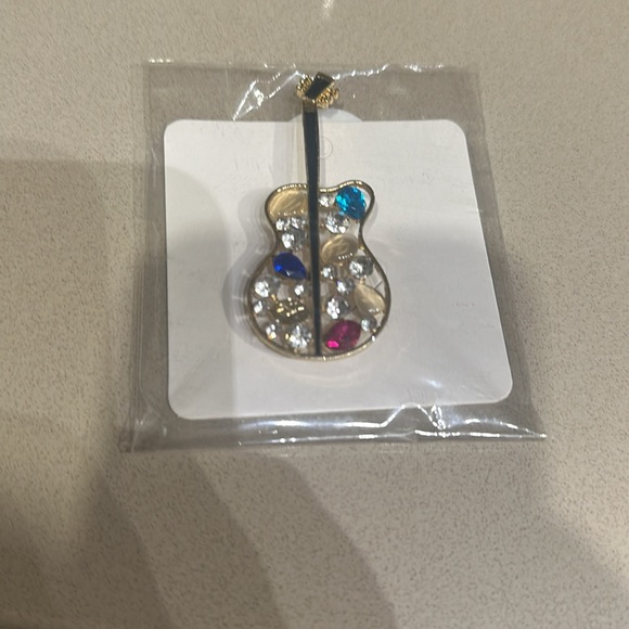 Cute little guitar brooch with earrings - Picture 2 of 7